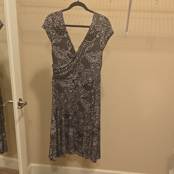 dressbarn Black and White Patterned Midi Dress - Picture 3 of 3